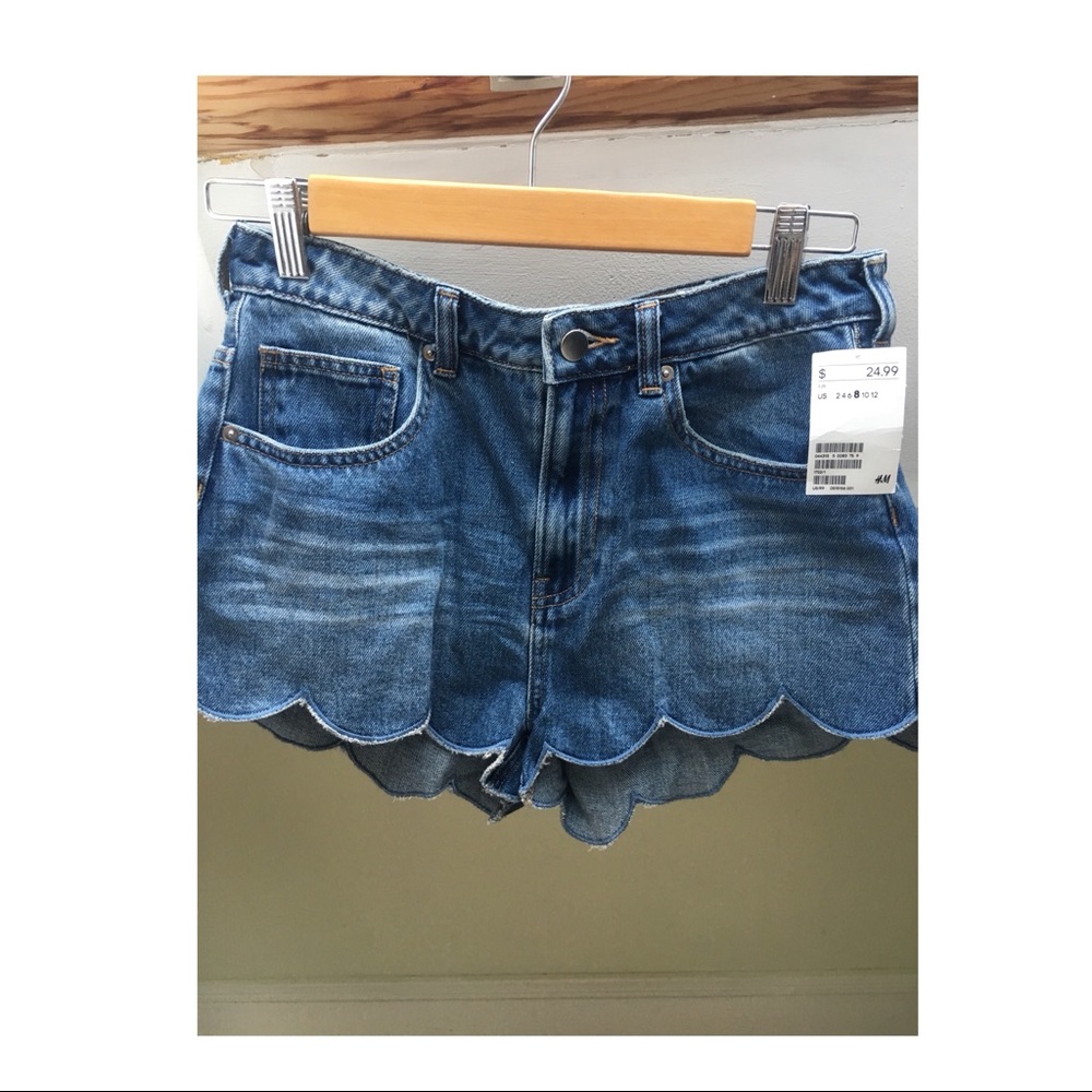 Scalloped jean shorts